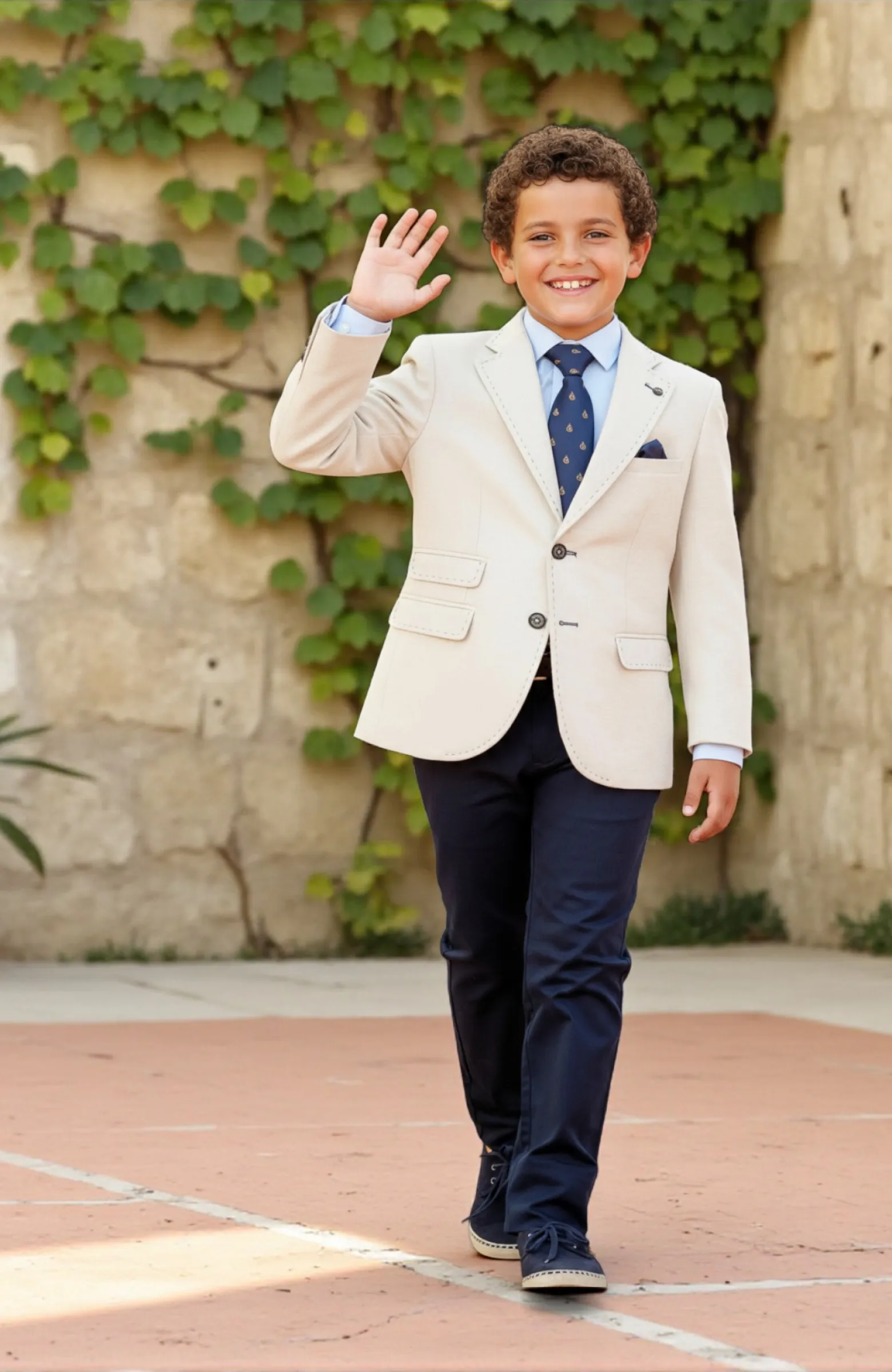 Elegancia en cada puntada Chaqueta Americana de niño color lino
