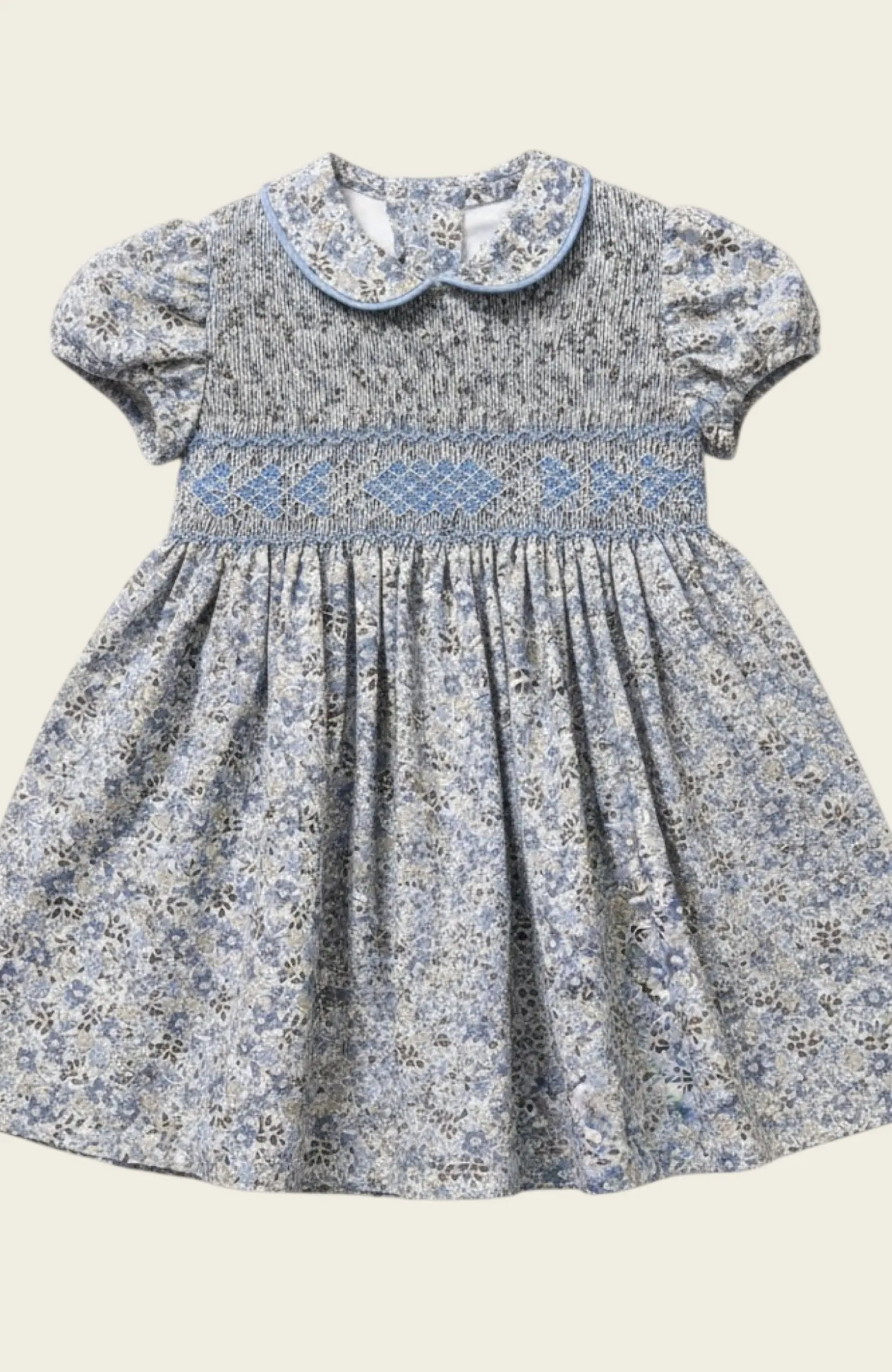 Vestido de nido de Abeja Noemí Vestido infantil con nido de abeja  hecho en España Noemí