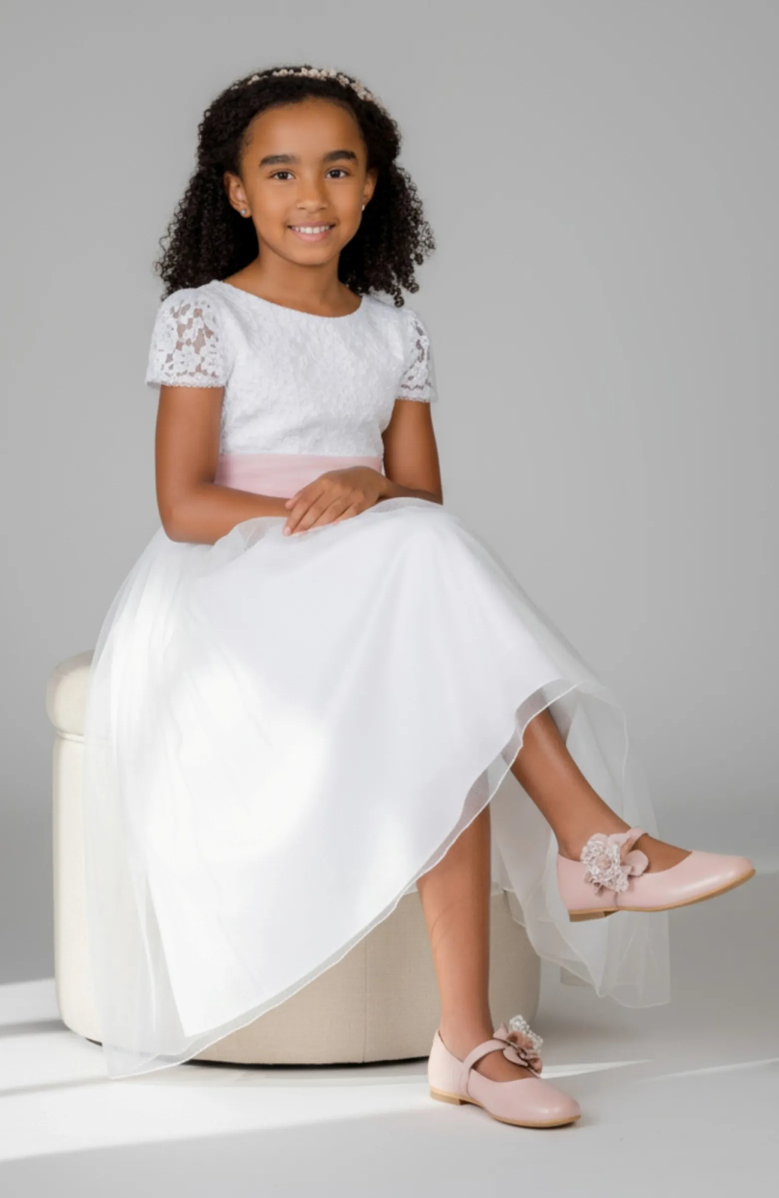 Zapatos niña ceremonia color rosa detalle floral Orihuela