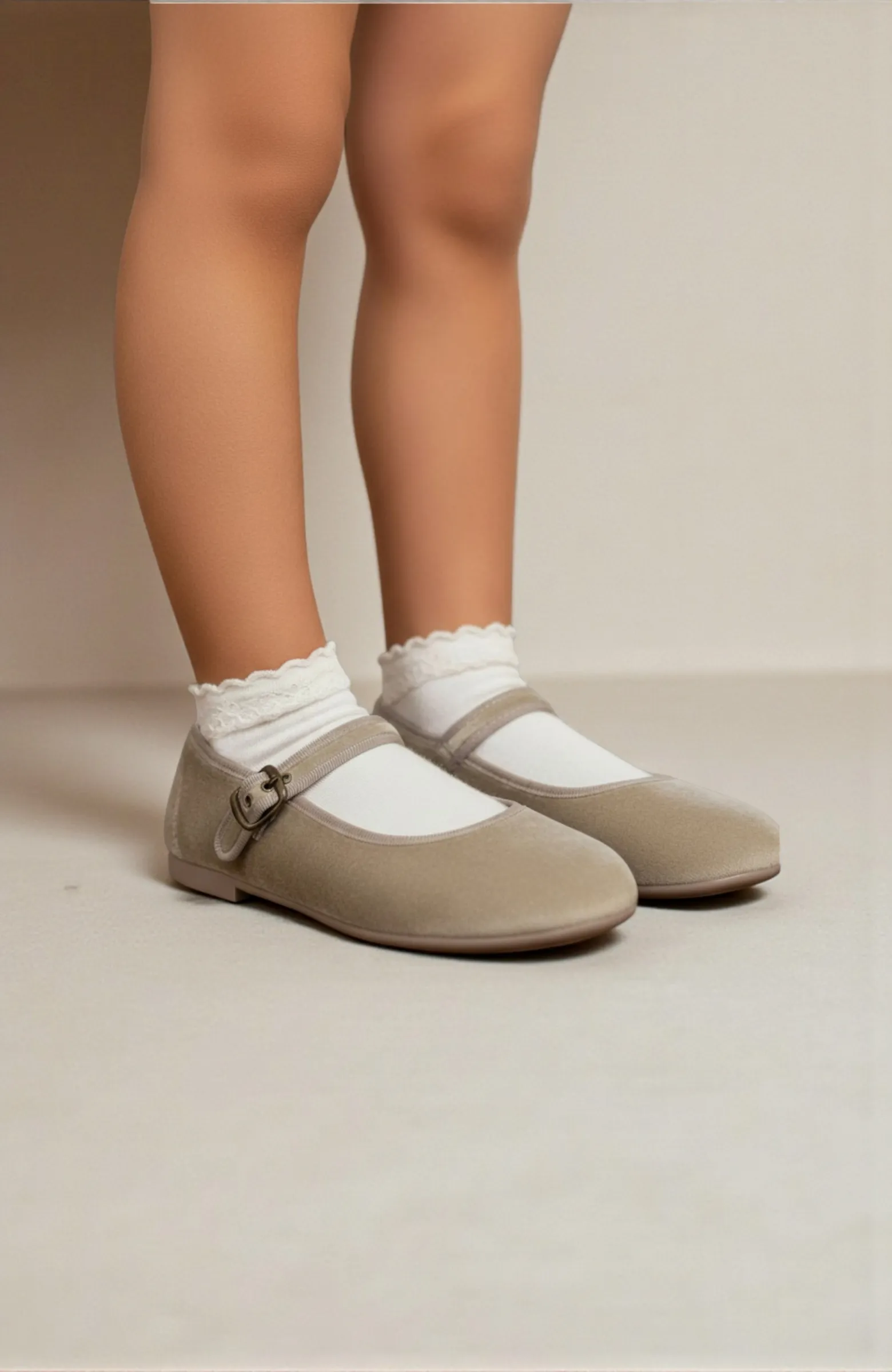 Mercecitas niña terciopelo camel Piris