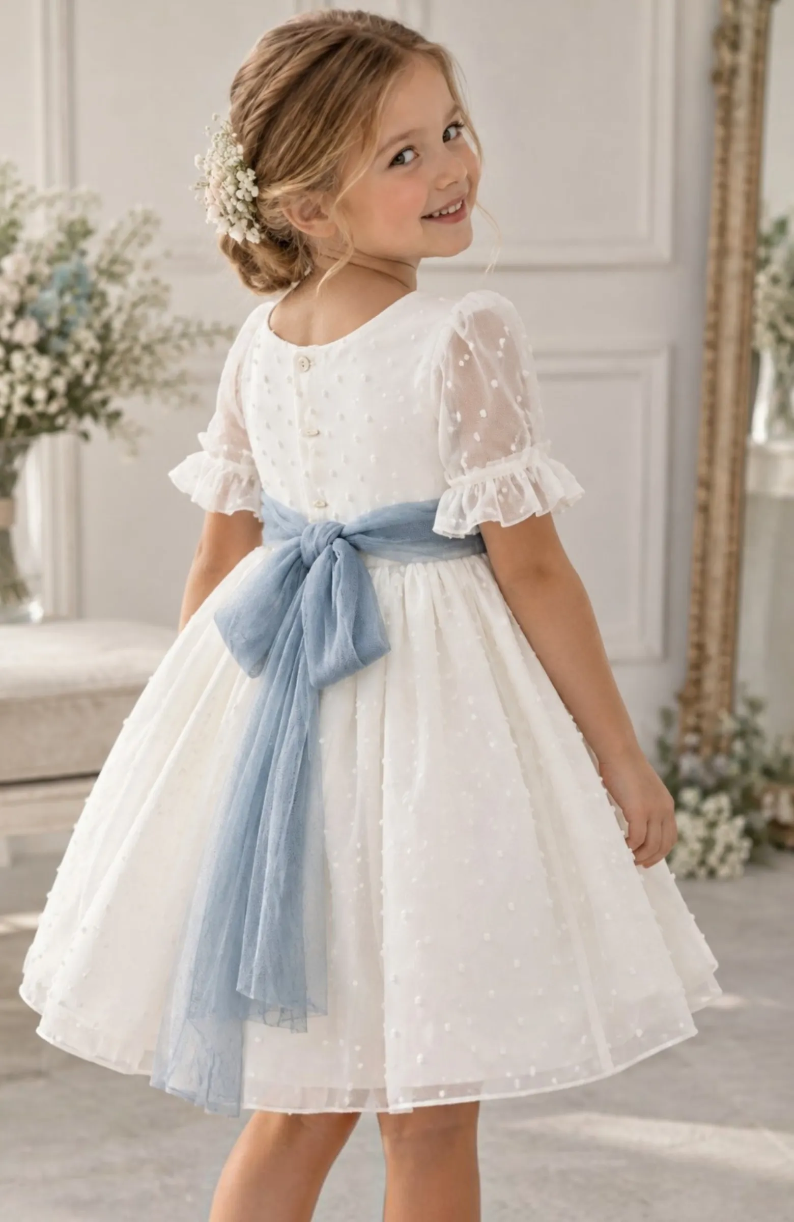 Vestido niña Arras de plumeti con manga francesa y fajín azul Gala