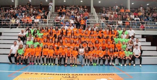 Colaboración en acción: apoyando al futbol sala femenino de San Fernando de Henares 